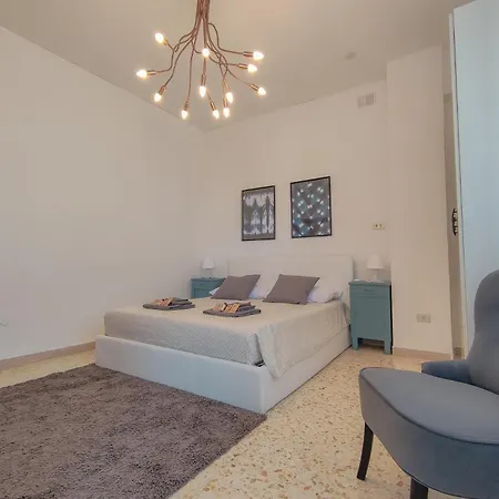 Center - Modern & Spacious By Host Hero 아파트 *