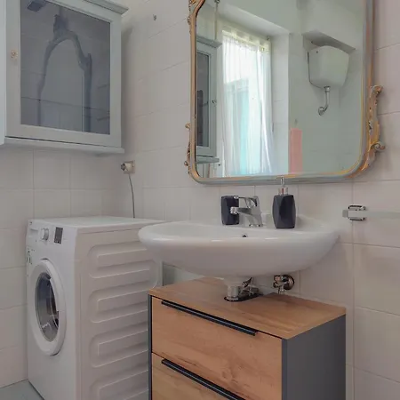 아파트 Center - Modern & Spacious By Host Hero 시비타노바 마르셰