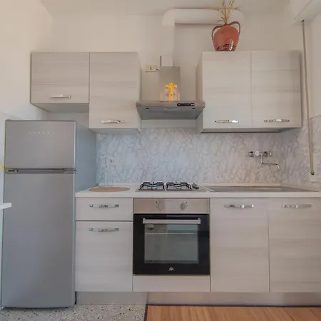 Center - Modern & Spacious By Host Hero 아파트 시비타노바 마르셰