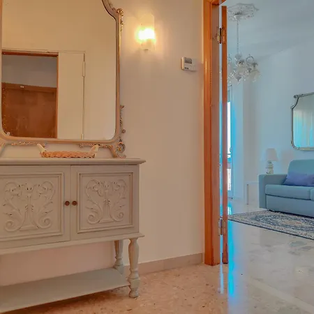 Center - Modern & Spacious By Host Hero *