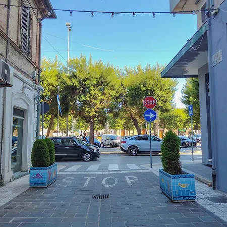 Center - Modern & Spacious By Host Hero *